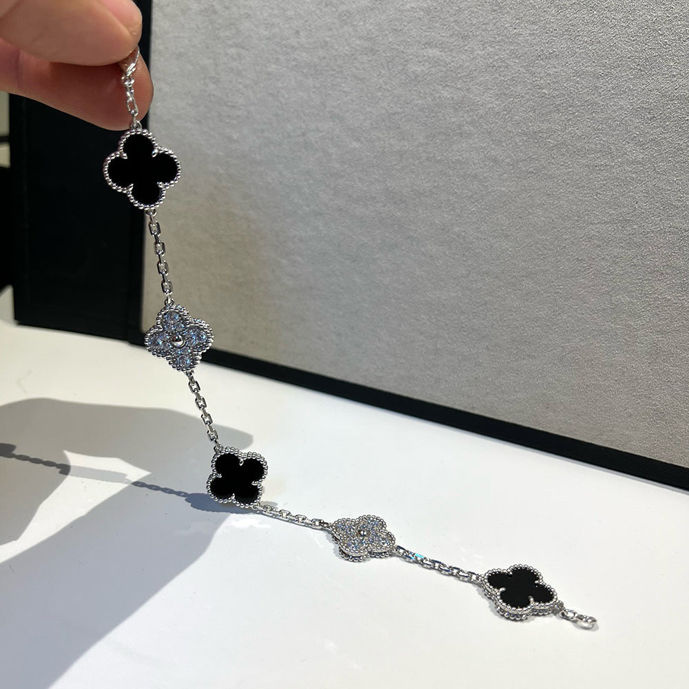 CLOVER 5 MOTIF ONYXS DIAMOND BRACELET SILVER